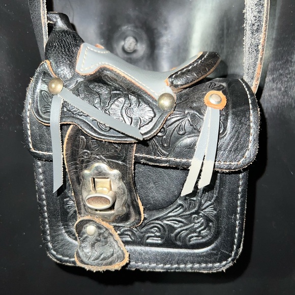 Vintage Mini Saddle Purse - Picture 2 of 10